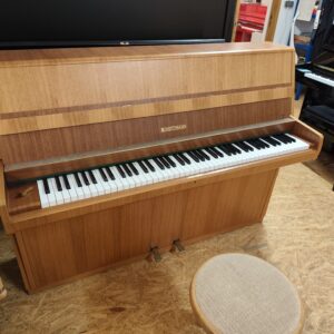 51) Piano Hoffmann, Nußbaum, überholt
